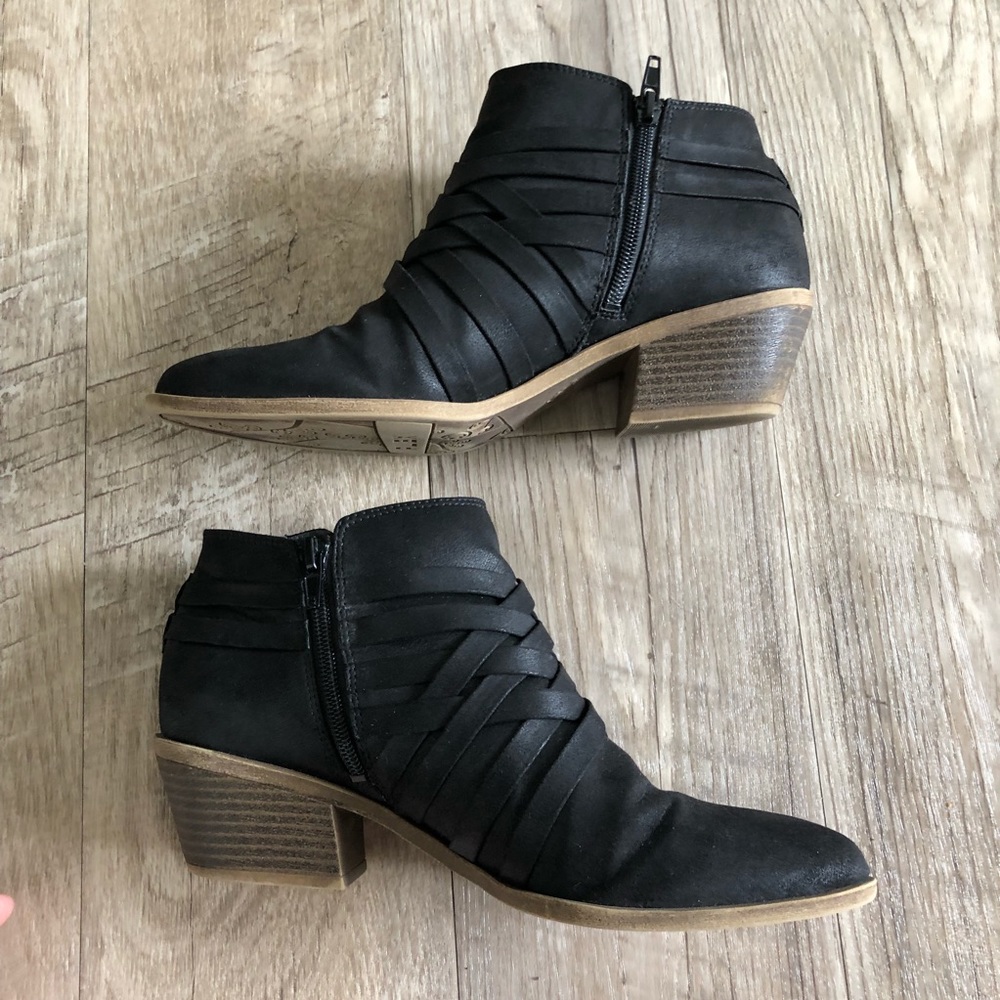 Life Stride Flex Black Booties. - image 4